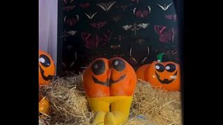 Big Ass Teen gets Filled Twice as Pumpkin.